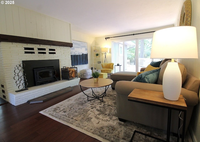 1400 W 40th St, Eugene, OR 97405 - living area with wood finished floors