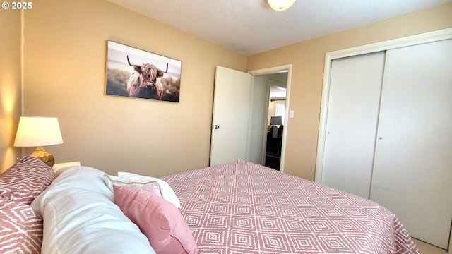 1400 W 40th St, Eugene, OR 97405 - bedroom featuring a closet