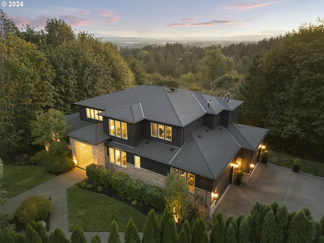 view of aerial view at dusk