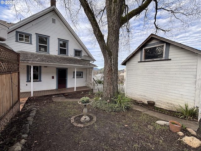 view of front of home featuring a porch