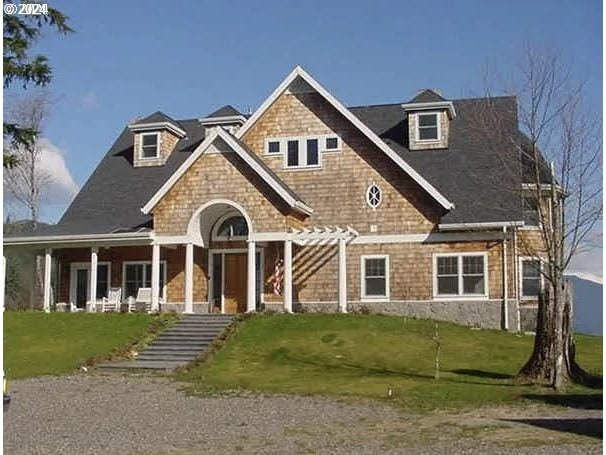 view of front of house with a front yard