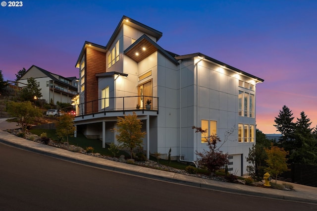 exterior space featuring a balcony