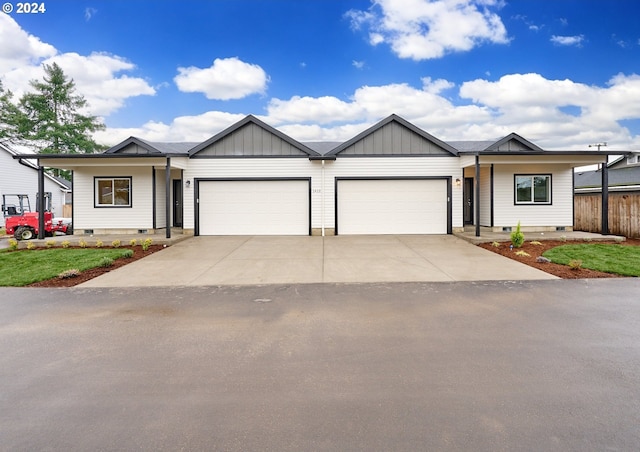 view of front of home featuring a garage