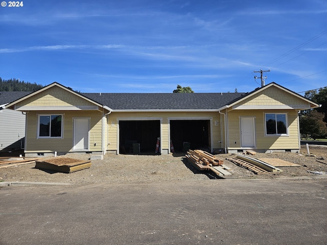 view of front facade featuring a garage