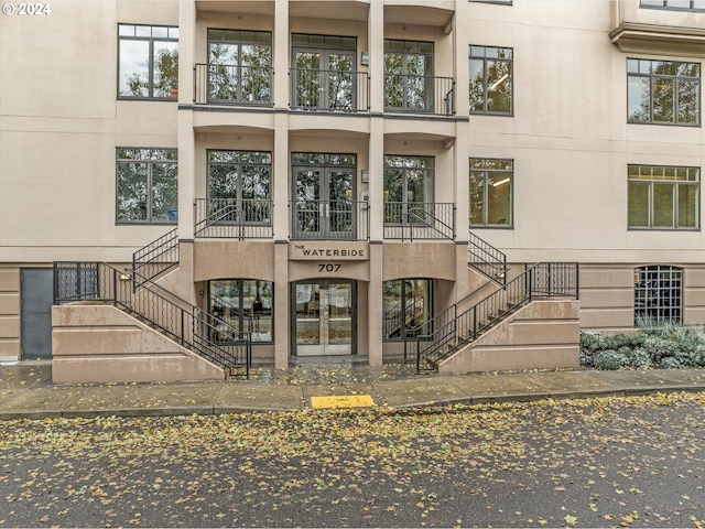 property entrance with a balcony