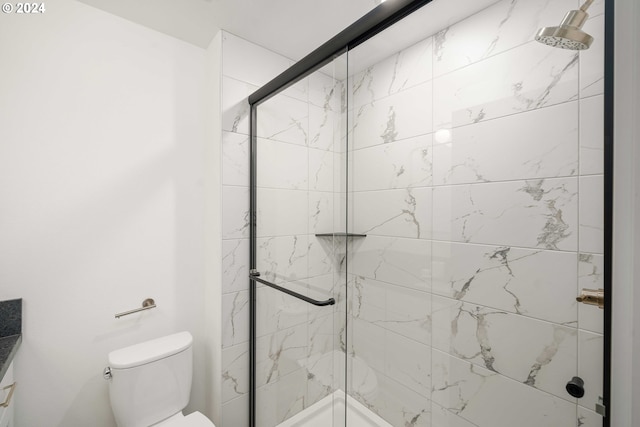 6061 NE Simpson St, Portland, OR 97218 - full bath featuring a marble finish shower and vanity