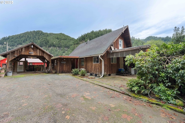 view of front of house with a mountain view