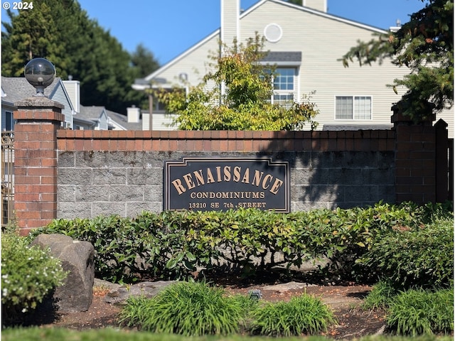 view of community / neighborhood sign