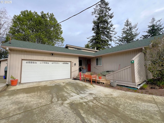 view of front facade featuring a garage