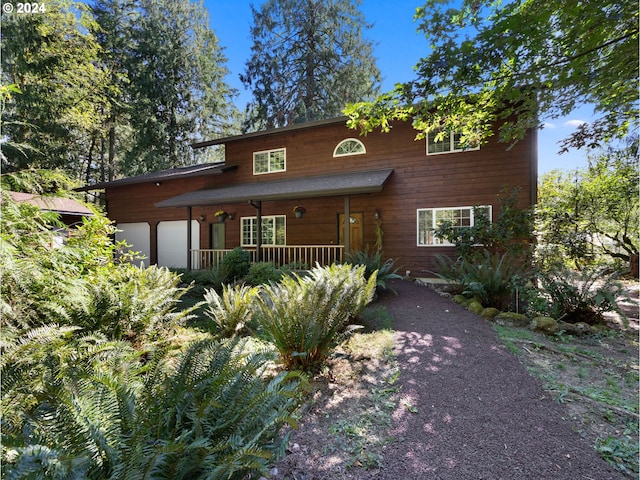 view of front of property featuring a porch