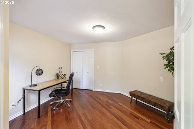 33280 NE Haugen Rd, Newberg, OR 97132 - office area featuring wood finished floors and baseboards