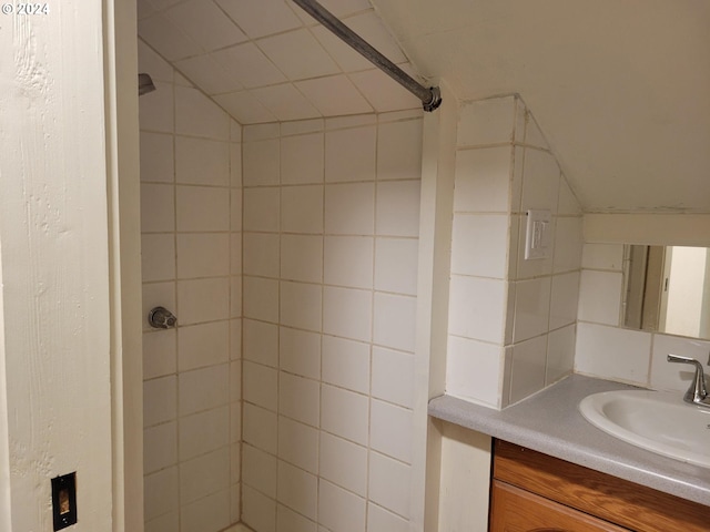 80 S 21st St, Saint Helens, OR 97051 - full bath with tiled shower, vanity, and lofted ceiling