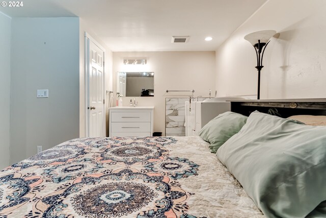 89329 Old Mohawk Rd, Springfield, OR 97478 - bedroom with recessed lighting and a sink