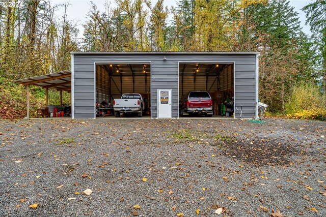 89329 Old Mohawk Rd, Springfield, OR 97478 - garage with a detached garage