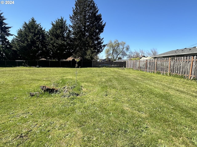 Listing photo 2 for 514 E Melody Ln, Newberg OR 97132