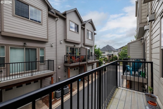 14845 NW Shackelford Rd, Portland, OR 97229 - balcony with a residential view