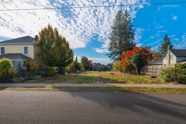 420 W Grant St, Carlton, OR 97111