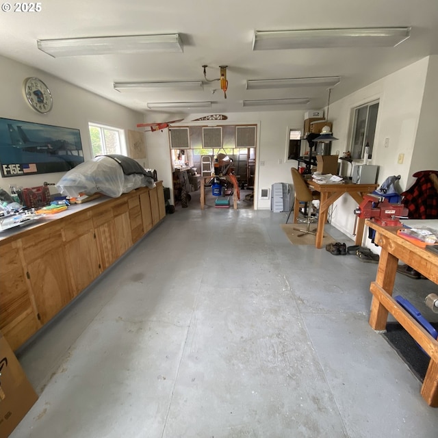 5716 Duniway Ave, Gladstone, OR 97027 - garage featuring a workshop area