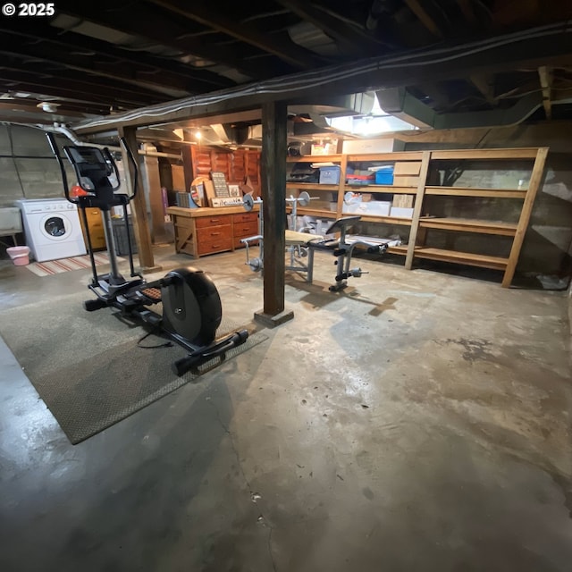 5716 Duniway Ave, Gladstone, OR 97027 - unfinished basement with washer / clothes dryer