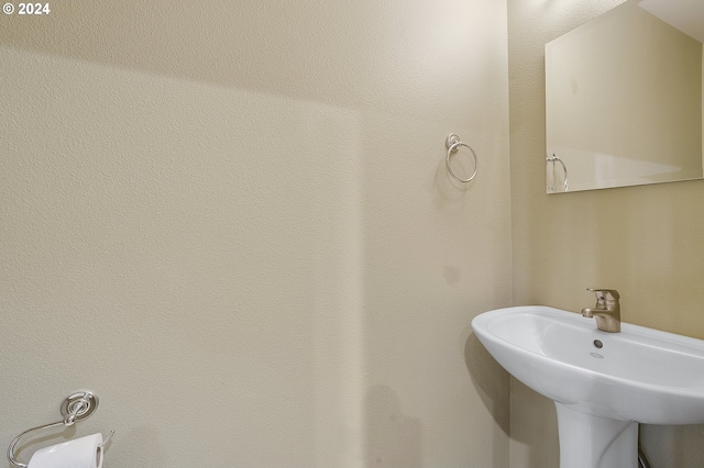 bathroom with sink