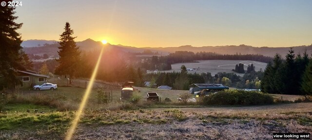 386 Longview Dr, Elkton, OR 97436 - view of mountain background