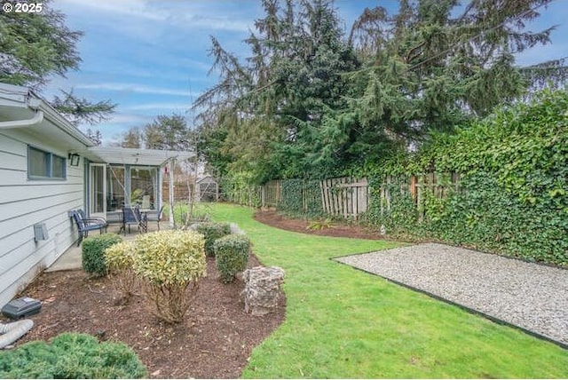 206 Farview Dr, Vancouver, WA 98661 - view of yard with a fenced backyard, a pergola, and a patio area