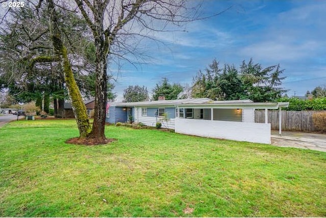 206 Farview Dr, Vancouver, WA 98661 - ranch-style home featuring a chimney, a front lawn, and fence