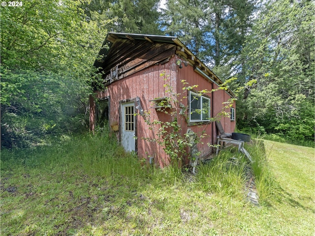 view of outbuilding