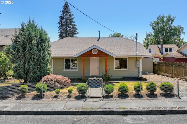 213 Engle Ave, Molalla, OR 97038 - view of front facade with a fenced front yard