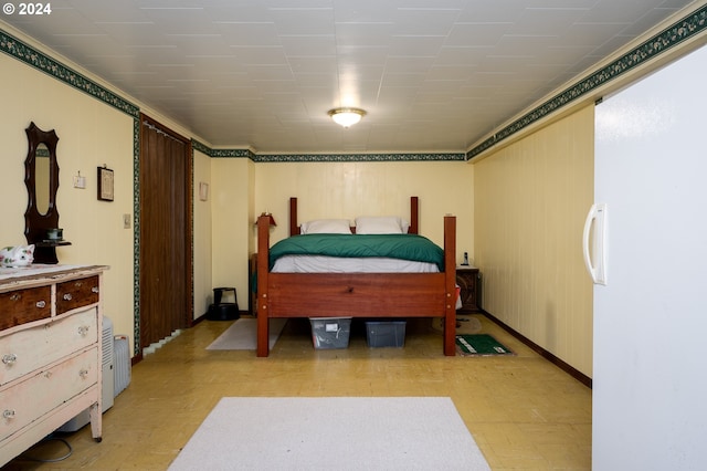 22726 Cedar Grove Rd, Clatskanie, OR 97016 - bedroom featuring tile patterned floors and baseboards