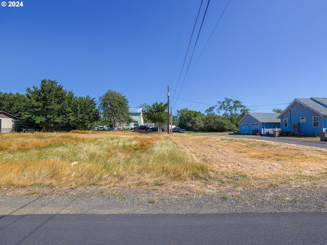 Listing photo 3 for 165 SE 2nd St SE Lot B, Lot B, Warrenton OR 97146