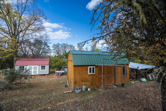 view of outbuilding