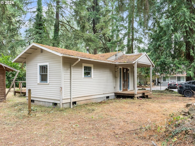 view of front of property featuring a porch