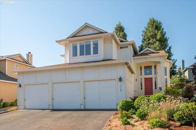 view of front facade featuring a garage