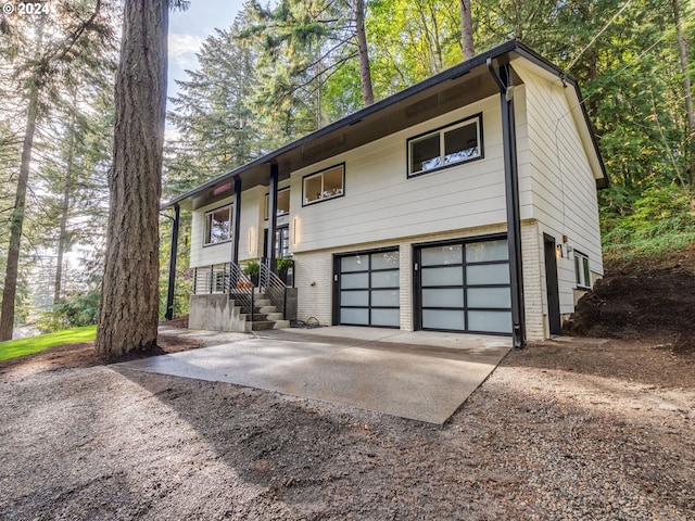 view of front of house featuring a garage