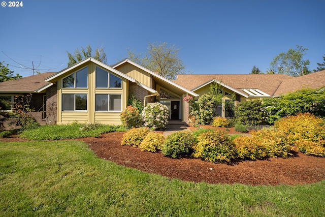 exterior space featuring a lawn