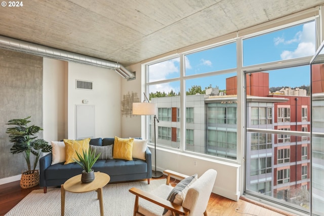 view of sunroom / solarium