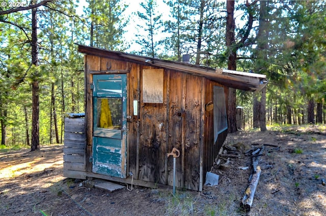 view of outdoor structure featuring an outdoor structure