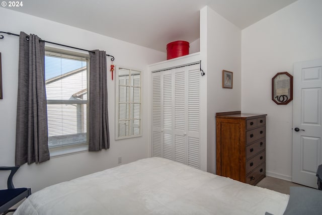 455 Chandler Dr, Roseburg, OR 97471 - carpeted bedroom featuring a closet