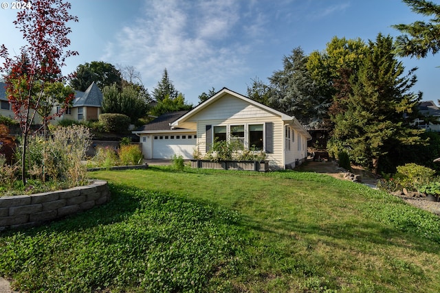 455 Chandler Dr, Roseburg, OR 97471 - single story home with a front yard and an attached garage