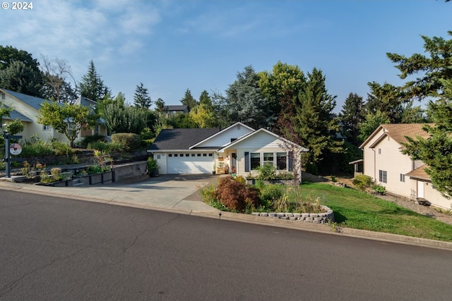 455 Chandler Dr, Roseburg, OR 97471 - single story home featuring an attached garage and driveway