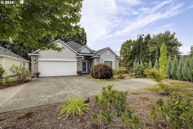 view of front facade featuring a garage