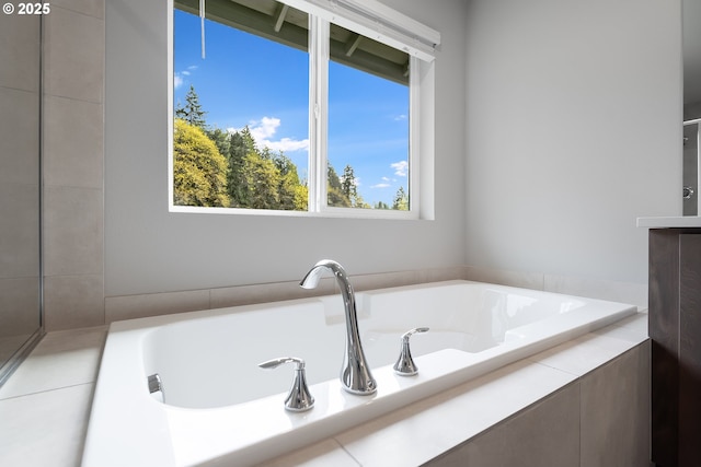 16701 NE 38th Ave, Vancouver, WA 98686 - bathroom with a bath