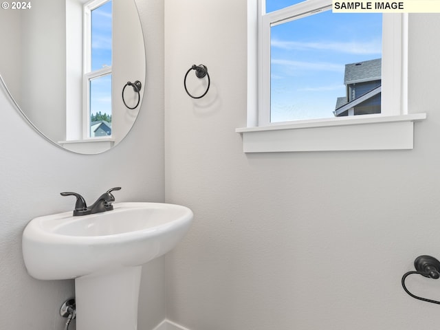 bathroom featuring sink