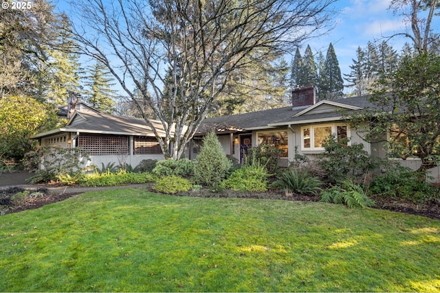 single story home featuring a front yard