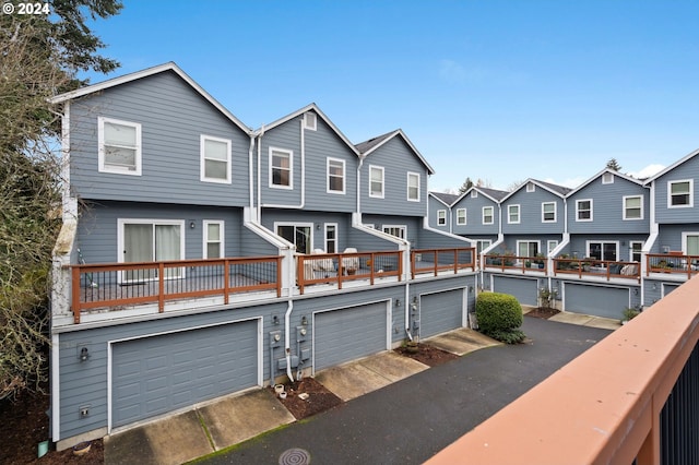 5171 SW 174th Ter, Beaverton, OR 97078 - rear view of property with a residential view