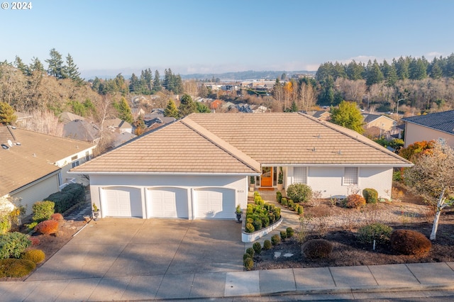 view of front of house featuring a garage