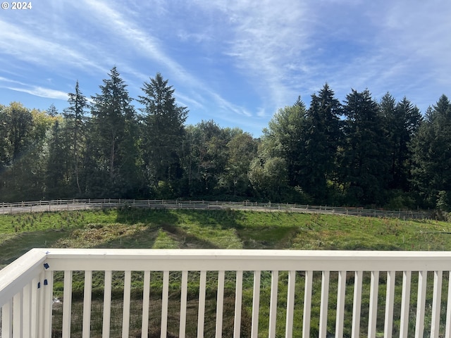 view of yard featuring a rural view