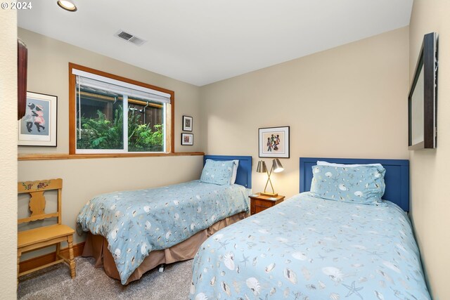 bedroom featuring carpet floors