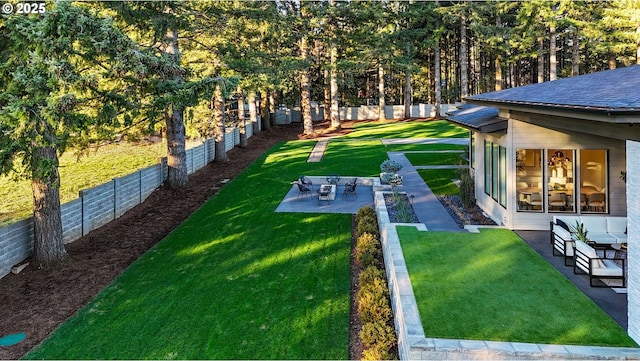 view of yard featuring a patio area